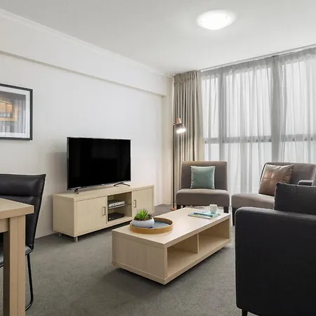 Oaks Brisbane River City Suites-2